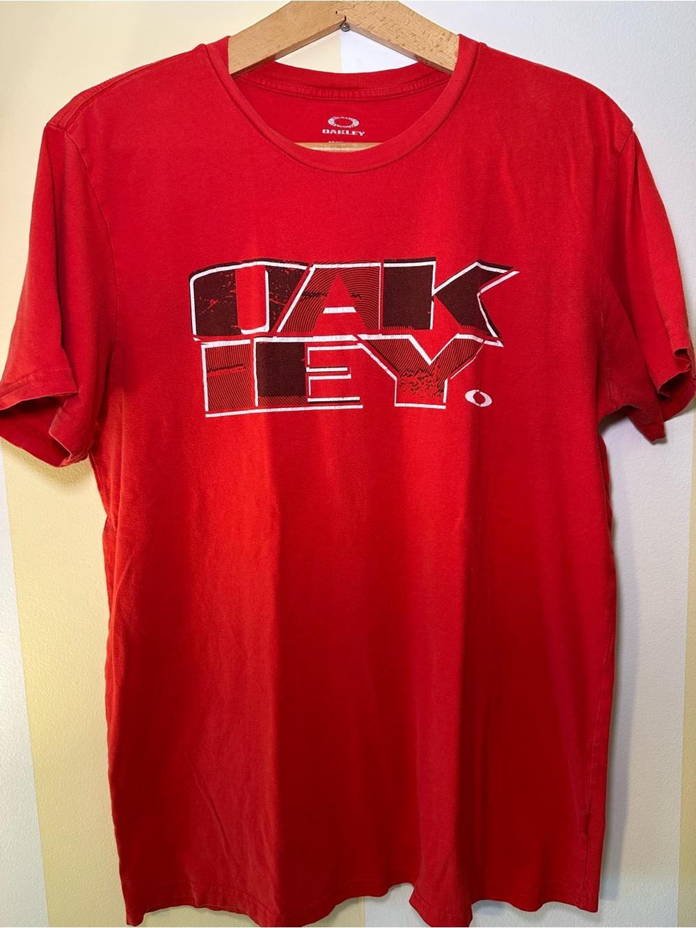 Oakley Big Logo Red Short Sleeve Graphic Logo Tee Mens size Large